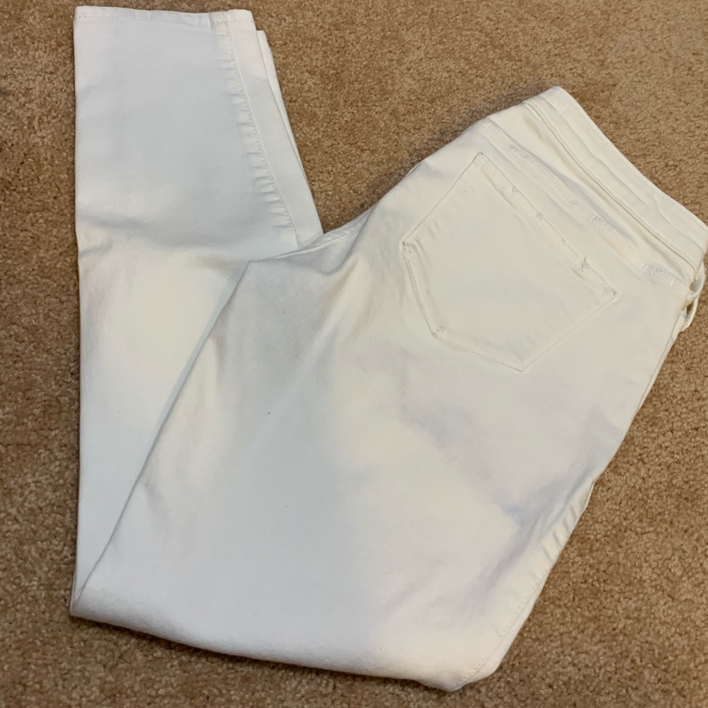ABERCROMBIE & FITCH WHITE DESTROYED ANKLE JEGGINGS